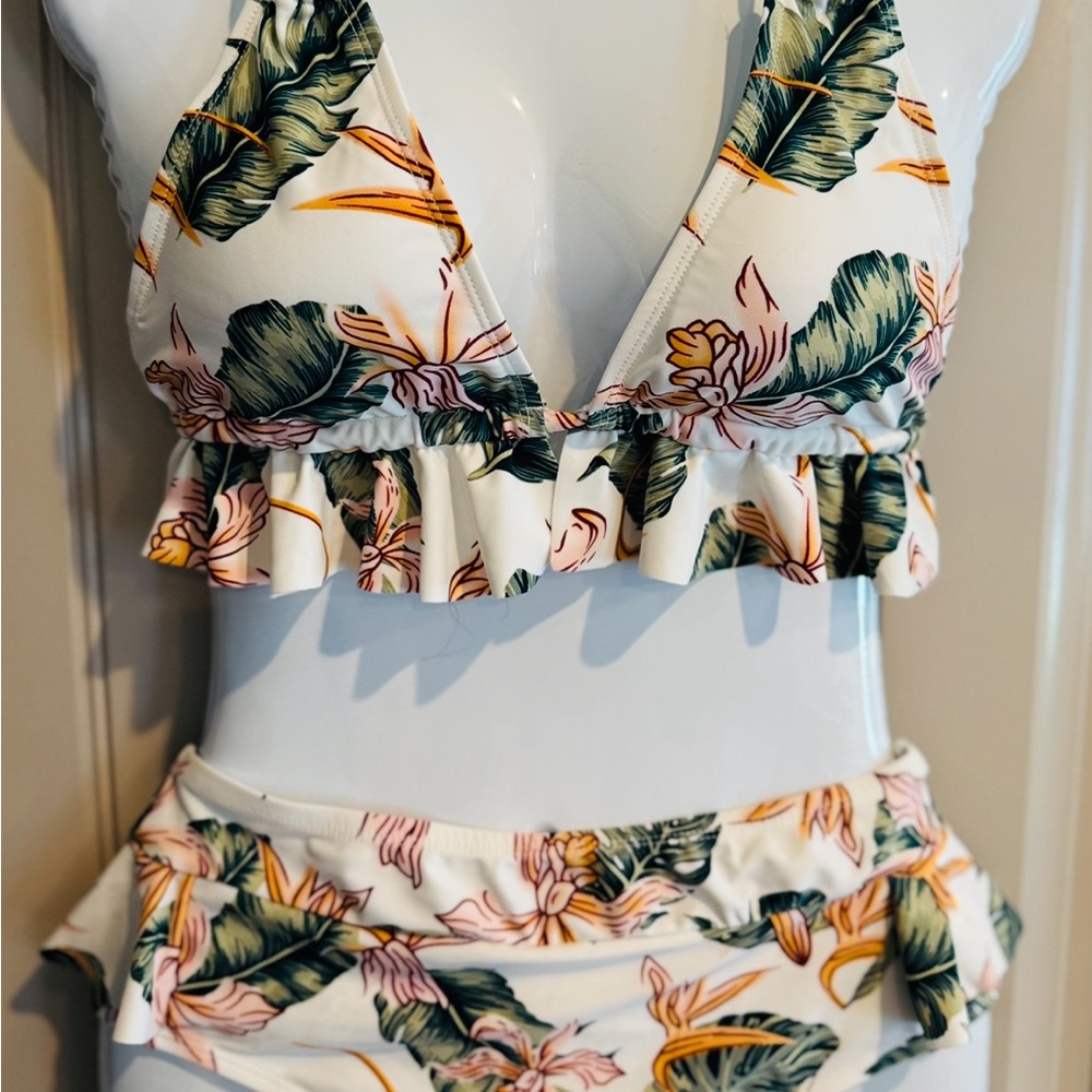Floral Ruffle Bikini Set - Picture 6 of 6
